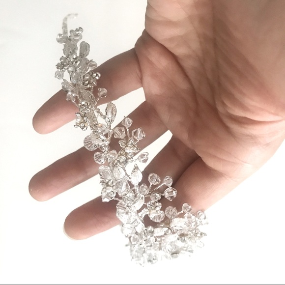 David’s Bridal Silver-Toned Flowers Wedding Tiara - Picture 4 of 7